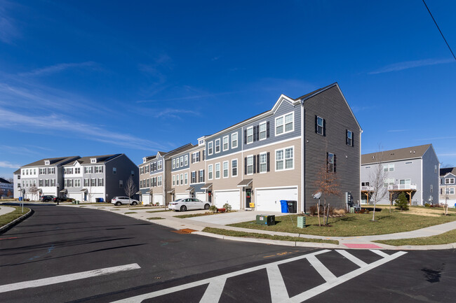 Parkers Mill Townhomes in Mount Holly, NJ - Building Photo - Building Photo