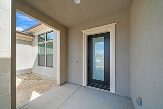 30000 N Camino los Robles in Santa Clarita, CA - Building Photo - Building Photo