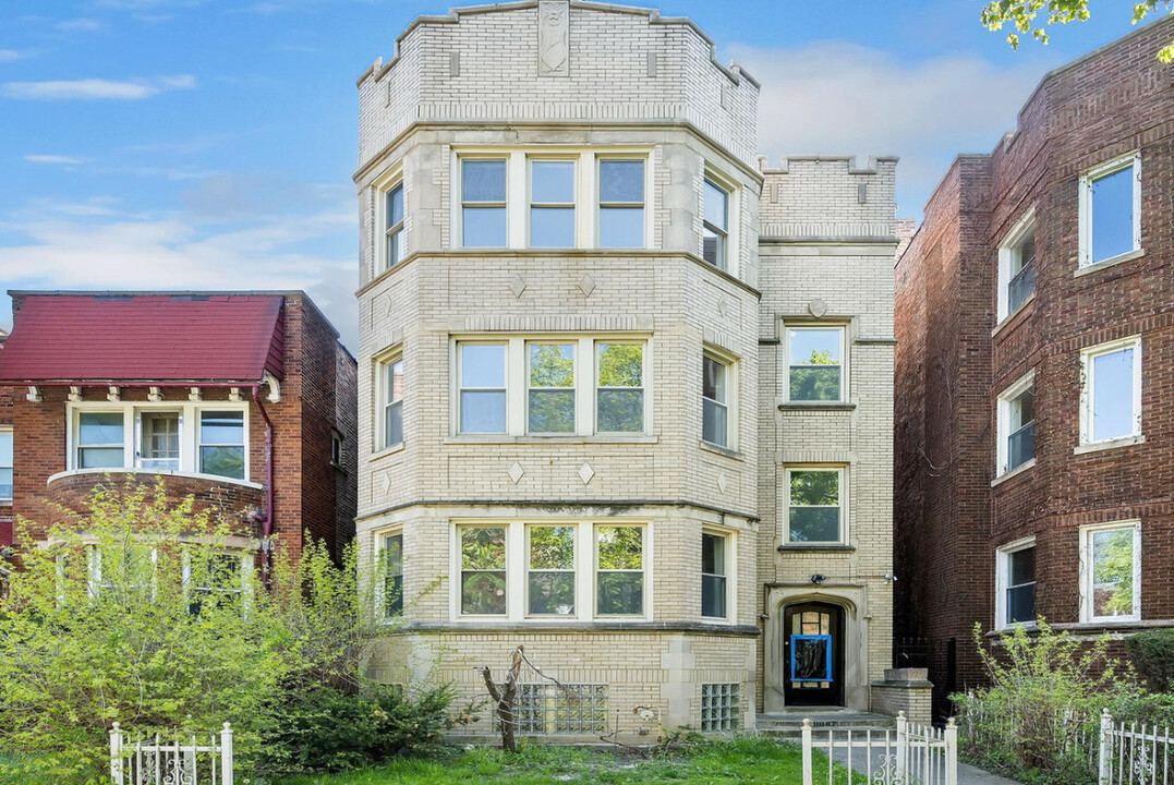 8047 S Langley Ave, Unit 1 in Chicago, IL - Foto de edificio