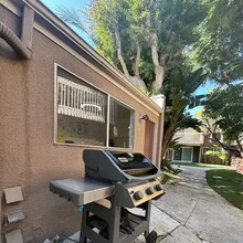 Prairie Gardens Apartments in Torrance, CA - Foto de edificio - Building Photo