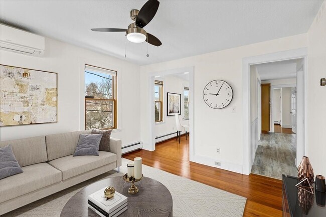 15 Hillock St, Unit 2 in Boston, MA - Foto de edificio - Building Photo