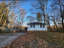 1695 Leighton Ave in Akron, OH - Building Photo