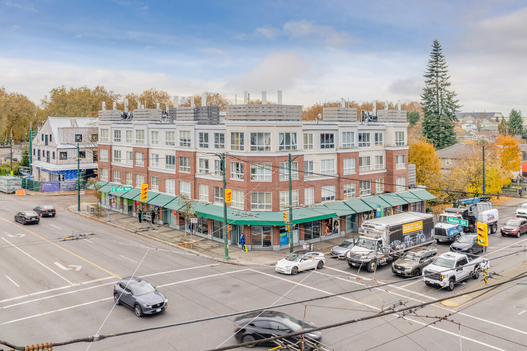 5707-5733 Main St in Vancouver, BC - Building Photo