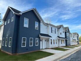 110 Aaron Pl in Lynchburg, VA - Building Photo