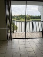 9688 Fontainebleau Blvd in Miami, FL - Building Photo - Building Photo