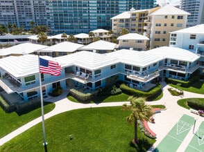 1956 S Ocean Ln in Fort Lauderdale, FL - Building Photo - Building Photo