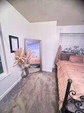 414 Delaware Ave, Unit 218 in Norfolk, VA - Building Photo - Building Photo