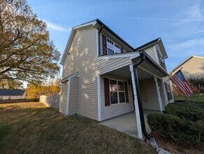 2613 Zola Dr in Greensboro, NC - Foto de edificio - Building Photo