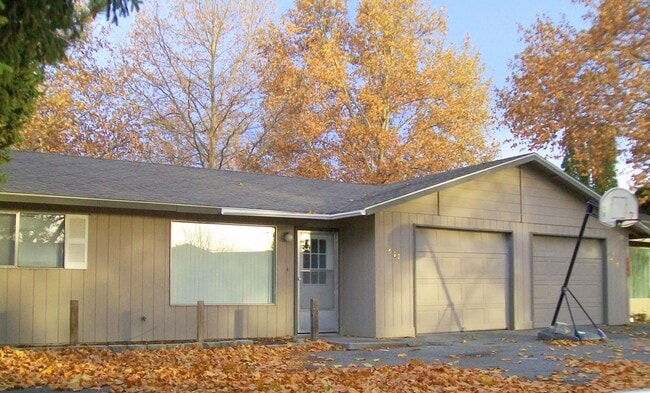 607-609 Benham St in Richland, WA - Building Photo - Building Photo