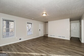 413 Oak Landing Dr in Douglasville, GA - Building Photo - Building Photo