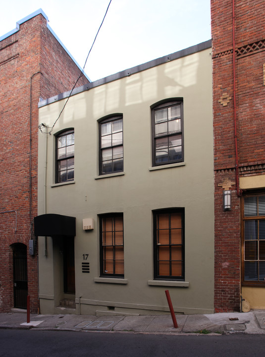 17 Osgood Pl in San Francisco, CA - Building Photo