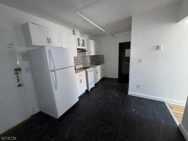 275 Main St, Unit 3 in Paterson, NJ - Building Photo - Building Photo