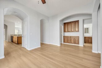 5546 Swadly Way in Sacramento, CA - Building Photo - Building Photo