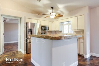 1009 Lasseter St in North Port, FL - Foto de edificio - Building Photo