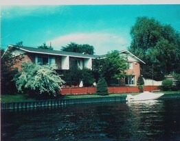 172 Liberty St in Belleville, MI - Building Photo