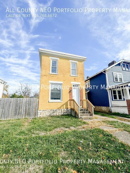 64 S Hague Ave in Columbus, OH - Building Photo
