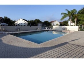 2102 Rookery Bay Dr in Naples, FL - Building Photo - Building Photo