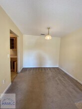 135 Rolland St in Hinesville, GA - Foto de edificio - Building Photo