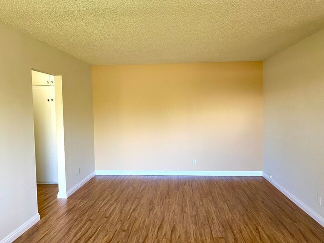 5444 Sepulveda Blvd in Los Angeles, CA - Building Photo - Building Photo