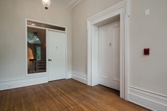 247 N Broadway in Lexington, KY - Building Photo - Building Photo