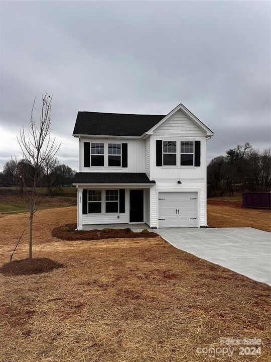 803 Jost St in Statesville, NC - Building Photo
