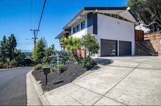 3051 Malcolm Ave in Oakland, CA - Building Photo - Building Photo