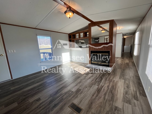 2248 Knoxville Hwy in Wartburg, TN - Building Photo - Building Photo