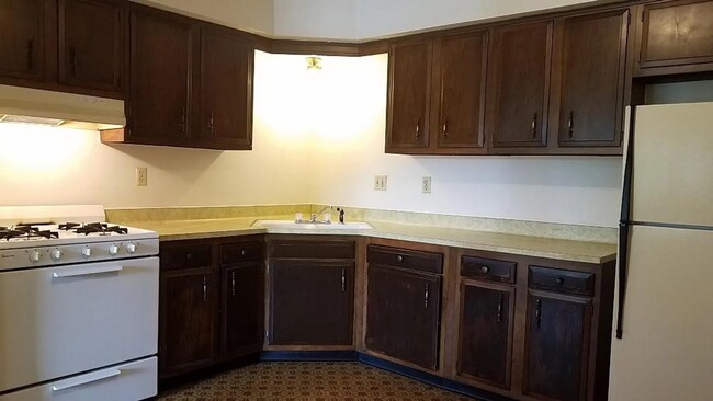 5674 N 99th St in Milwaukee, WI - Building Photo - Building Photo
