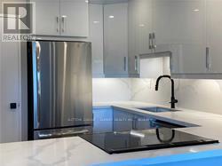 15 Elizabeth St N in Mississauga, ON - Building Photo - Building Photo