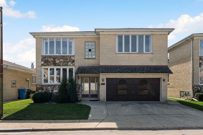 property at 8427 W Windsor Ave