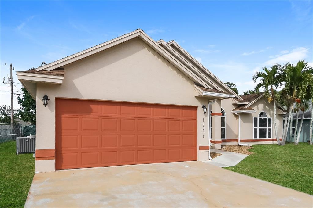 4031 Claremont Dr in New Port Richey, FL - Building Photo