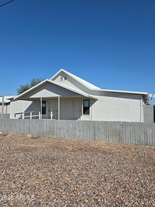 216 E Centre Ave in Buckeye, AZ - Building Photo