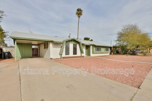 2918 W Madras Ln in Phoenix, AZ - Building Photo - Building Photo