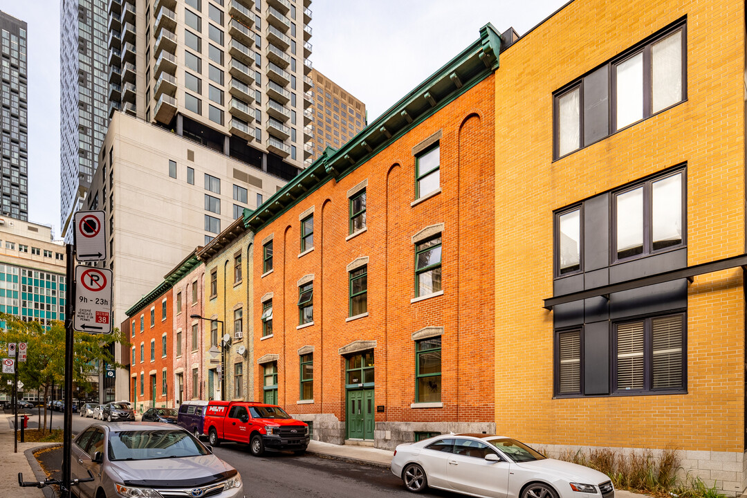 Maison Dorimène, La Rue De Femmes in Montréal, QC - Building Photo