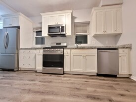 72 Myrtle St, Unit 1 in Malden, MA - Building Photo