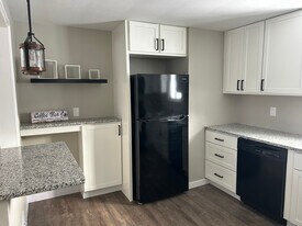 214 Barbara Dr in Mckees Rocks, PA - Building Photo