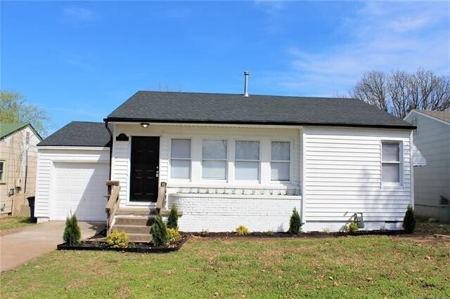 property at 425 S Quebec Ave