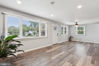 12 Normandy Dr in Glen Burnie, MD - Building Photo - Building Photo