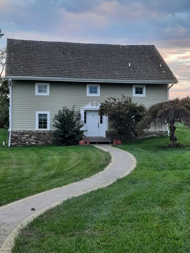 2254 Winchester Rd Rentals in Delaplane, VA