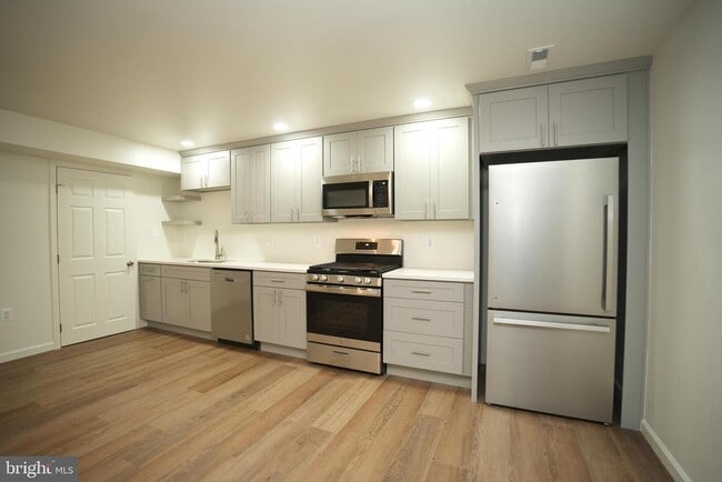 22271 Goldenrod Dr in California, MD - Building Photo - Building Photo