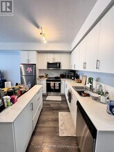 75-175 Attmar Dr in Brampton, ON - Building Photo - Building Photo
