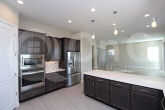 18312 N 65th Pl in Phoenix, AZ - Building Photo - Building Photo