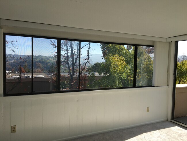 2501 Golden Rain Rd, Unit 1 in Walnut Creek, CA - Foto de edificio - Building Photo