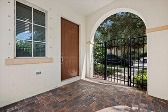 35 Stoney Dr in Palm Beach Gardens, FL - Building Photo - Building Photo