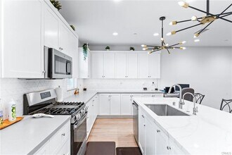 133 Hideaway Loop in Mission Viejo, CA - Building Photo - Building Photo