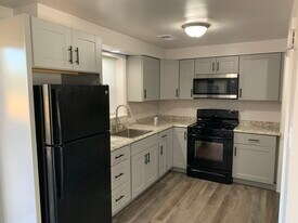 5322 Plaza Ave, Unit 5322 Plaza Ave