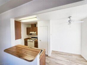 3923 Gogo Way in Las Vegas, NV - Building Photo - Building Photo