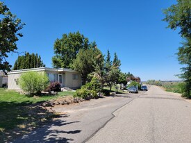 20667 Antrim Dr in Greenleaf, ID - Building Photo