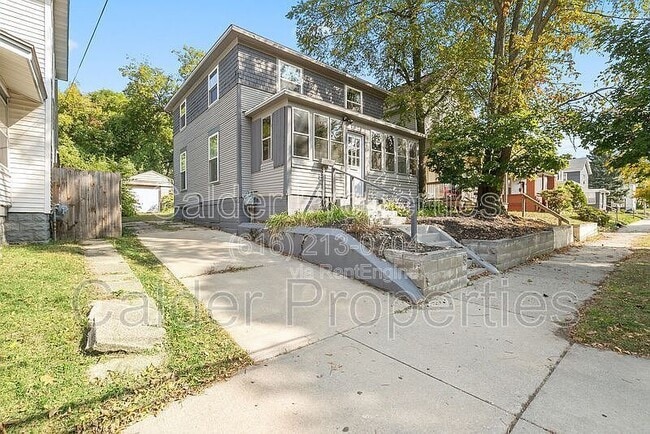 1021 Sherman St SE in Grand Rapids, MI - Building Photo - Building Photo