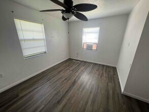 1154 Harbor Dr in North Fort Myers, FL - Building Photo - Building Photo